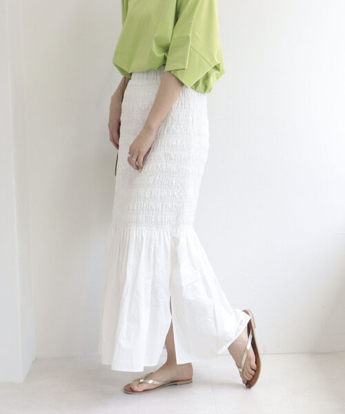 fredy emue（フレディエミュ）の「シャーリングギャザー マーメイドスカート（スカート・レディース・オフホワイト/ブルー系その他/ピンク系その他・38）」の20枚目の写真