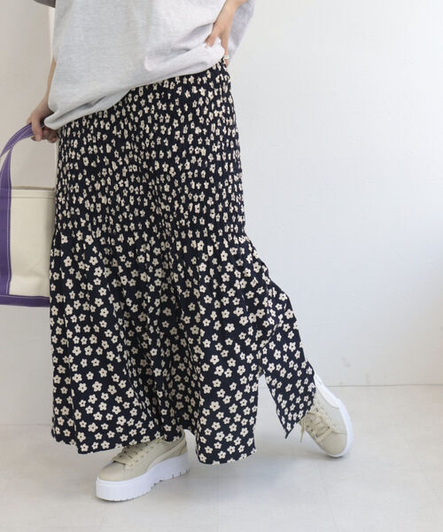 fredy emue（フレディエミュ）の「シャーリングギャザー マーメイドスカート（スカート・レディース・オフホワイト/ブルー系その他/ピンク系その他・38）」の21枚目の写真