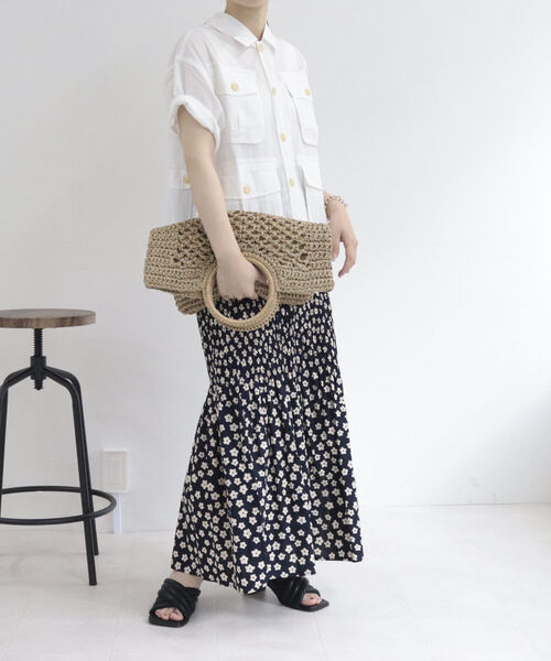 fredy emue（フレディエミュ）の「シャーリングギャザー マーメイドスカート（スカート・レディース・オフホワイト/ブルー系その他/ピンク系その他・38）」の6枚目の写真