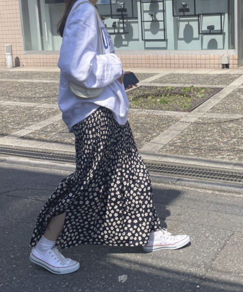 fredy emue（フレディエミュ）の「シャーリングギャザー マーメイドスカート（スカート・レディース・オフホワイト/ブルー系その他/ピンク系その他・38）」の11枚目の写真