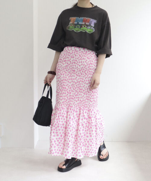 fredy emue（フレディエミュ）の「シャーリングギャザー マーメイドスカート（スカート・レディース・オフホワイト/ブルー系その他/ピンク系その他・38）」の17枚目の写真