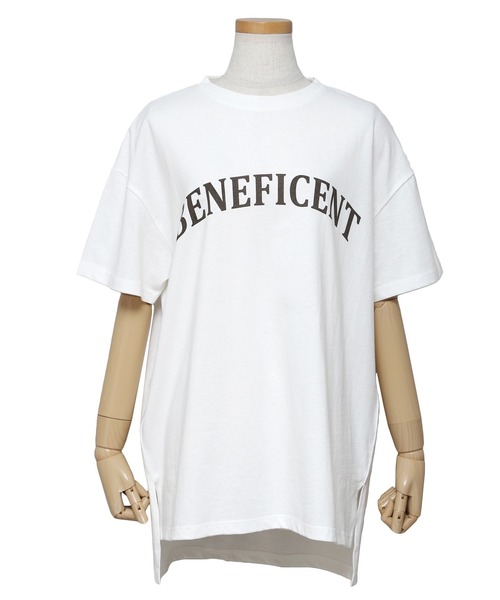 reca(レカ)の「アーチロゴプリントBIG Tシャツ(Tシャツ/カットソー・レディース・オフホワイト/ホワイト系その他/ブラック/チャコール/グリーン系その他/グレイッシュベージュ/ホワイト系その他2・FREE)」の8枚目の写真