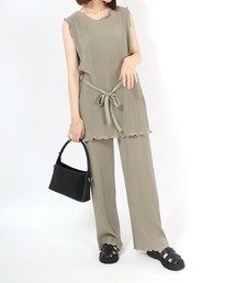 Salong hameu（サロン ハミュー）の「カットプリーツパンツ×ワンピース セットアップ/上下2点セット/アンサンブル（セットアップ）」