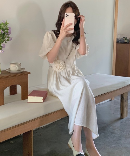 LAFFMO(ラフモ)の「パフスリーブワンピース(ワンピース・レディース・ホワイト/ブラック・L/M)」の6枚目の写真