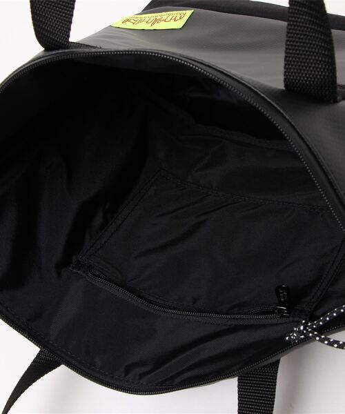 Manhattan Portage（マンハッタンポーテージ）の「Marine Park Flatlands Tote Matte Vinyl 2022（トートバッグ・メンズ・ブラック・MEDIUM）」の17枚目の写真