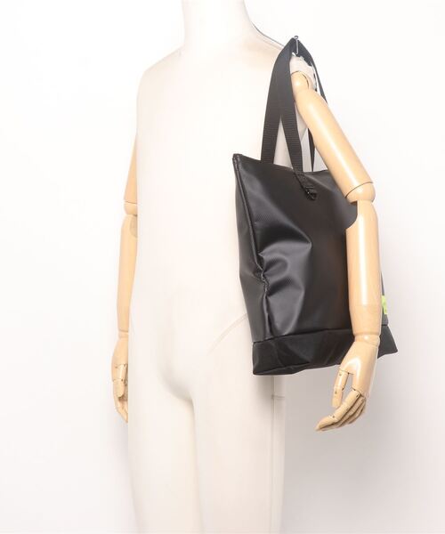 Manhattan Portage（マンハッタンポーテージ）の「Marine Park Flatlands Tote Matte Vinyl 2022（トートバッグ・メンズ・ブラック・MEDIUM）」の10枚目の写真