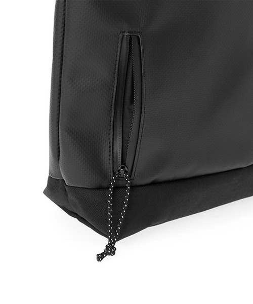 Manhattan Portage（マンハッタンポーテージ）の「Marine Park Flatlands Tote Matte Vinyl 2022（トートバッグ・メンズ・ブラック・MEDIUM）」の4枚目の写真