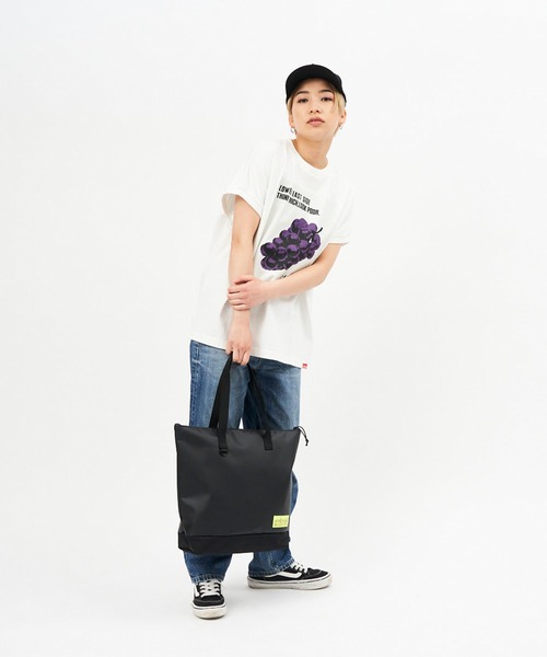 Manhattan Portage（マンハッタンポーテージ）の「Marine Park Flatlands Tote Matte Vinyl 2022（トートバッグ・メンズ・ブラック・MEDIUM）」の9枚目の写真