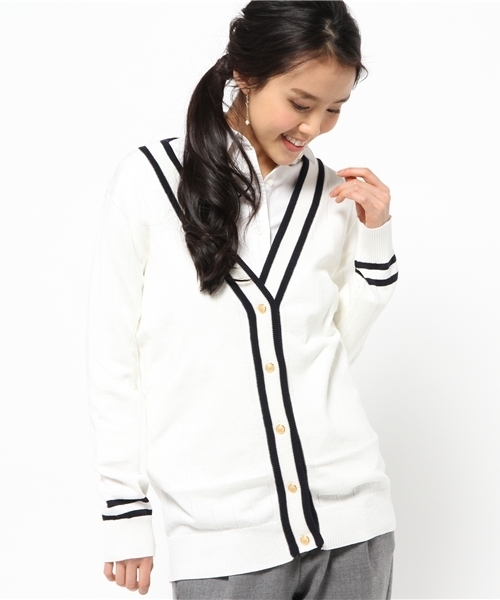 La TOTALITE(ラトータリテ)の「ライン V カーディガン。(ニット/セーター・レディース・ネイビー/ホワイト・FREE)」の2枚目の写真