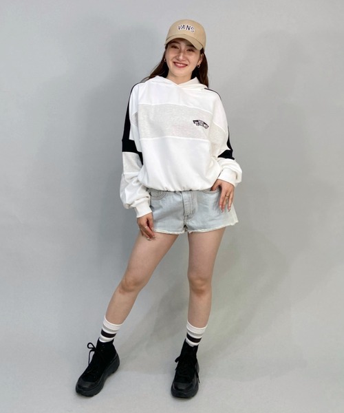 VANS(バンズ)の「【ムラサキスポーツ別注】VANS/バンズ ビッグシルエット/オーバーサイズ/ショート丈カラーブロックロゴパーカー 122K3030323(パーカー・レディース・グリーン/ホワイト/ブラック・S/M)」の6枚目の写真