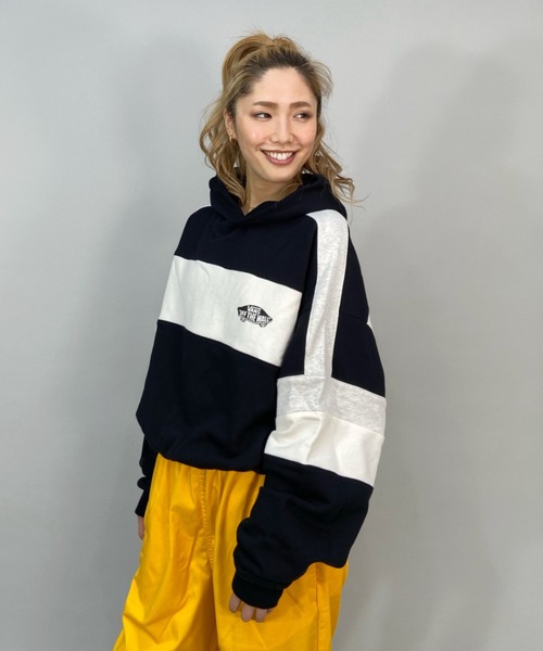 大きいサイズ ヒューゴボス 現行 フリースロゴパーカー 2XL ブラック 美品 大きいサイズ ヒューゴボス 現行 フリースロゴパーカー 2XL