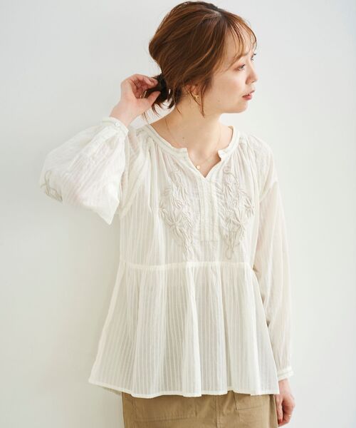 le.coeur blanc(ルクールブラン)の「ドビーエンブロイダリーブラウス(シャツ/ブラウス・レディース・ブラック/オフホワイト・38)」の11枚目の写真