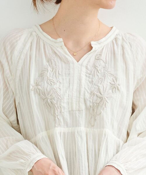 le.coeur blanc(ルクールブラン)の「ドビーエンブロイダリーブラウス(シャツ/ブラウス・レディース・ブラック/オフホワイト・38)」の16枚目の写真