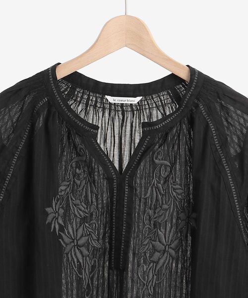 le.coeur blanc(ルクールブラン)の「ドビーエンブロイダリーブラウス(シャツ/ブラウス・レディース・ブラック/オフホワイト・38)」の3枚目の写真