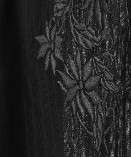 le.coeur blanc(ルクールブラン)の「ドビーエンブロイダリーブラウス(シャツ/ブラウス・レディース・ブラック/オフホワイト・38)」の5枚目の写真