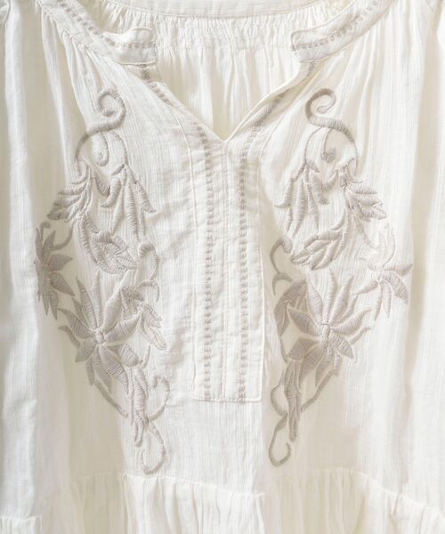 le.coeur blanc(ルクールブラン)の「ドビーエンブロイダリーブラウス(シャツ/ブラウス・レディース・ブラック/オフホワイト・38)」の8枚目の写真