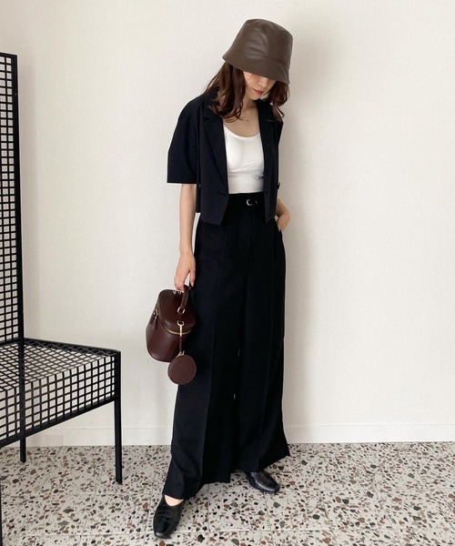 one after another NICE CLAUP(ワンアフターアナザーナイスクラップ)の「【セットアップあり】サイドスリット入りワイドスラックスパンツ(スラックス・レディース・ブラック/ピンク/黄緑系・SMALL/MEDIUM)」の4枚目の写真