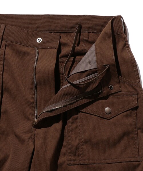 BEAMS PLUS（ビームスプラス）の「BEAMS PLUS / ポリエステル コーデュロイ ブッシュパンツ（カーゴパンツ・メンズ・ブラウン/ネイビー/その他・S/L/M/XL）」の13枚目の写真