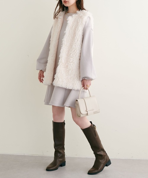 natural couture(ナチュラルクチュール)の「WEB限定/2022AWアイテム/プードルファーミドル丈ベスト(ベスト・レディース・オフホワイト/グレイッシュベージュ/チャコールグレー・FREE)」の20枚目の写真