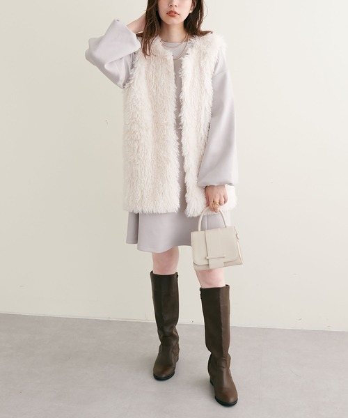 natural couture(ナチュラルクチュール)の「WEB限定/2022AWアイテム/プードルファーミドル丈ベスト(ベスト・レディース・オフホワイト/グレイッシュベージュ/チャコールグレー・FREE)」の21枚目の写真