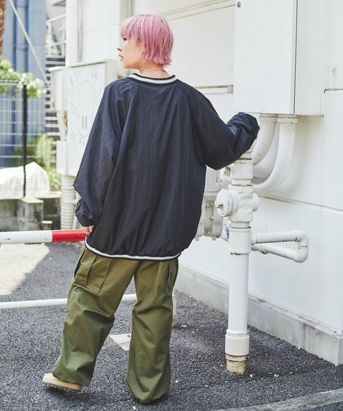 WEGO（ウィゴー）の「∴WEGO/【セットアップ対応商品】別注 NFL ナイロンプルオーバー（ブルゾン・メンズ・ホワイト/ブラック/ダークグリーン/ブルー・MEDIUM/LARGE）」の22枚目の写真