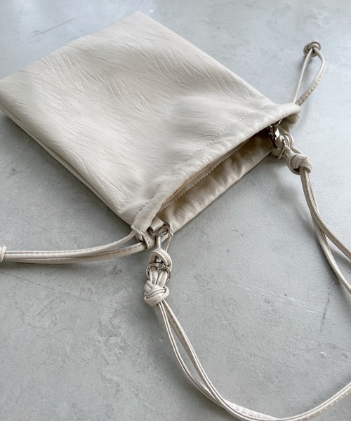 MYMOOD.（マイムード）の「2WAY巾着ミニショルダーバッグ（ショルダーバッグ・レディース・ブラック/アイボリー/ベージュ/シルバー・FREE）」の9枚目の写真