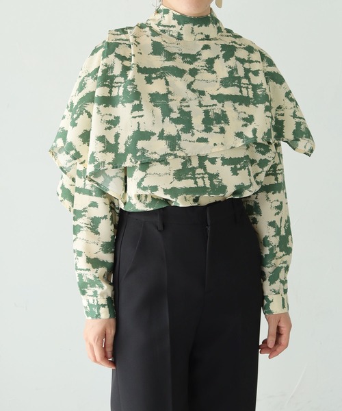 vingtrois（バントロア）の「【vingtrois】ニュアンス柄アシメレイヤードハイネックブラウス（シャツ/ブラウス・レディース・ブラック/グリーン/マスタード・M）」の3枚目の写真