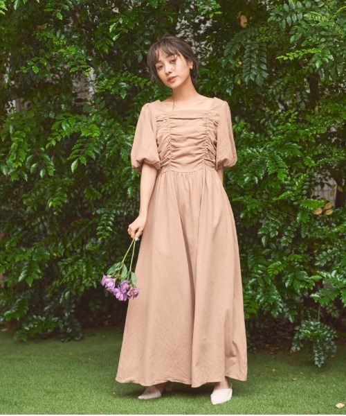 N WITH.（エヌウィズ）の「パフスリーブワンピース（ワンピース・レディース・ベージュ/ブラック/ブルー・FREE）」の4枚目の写真