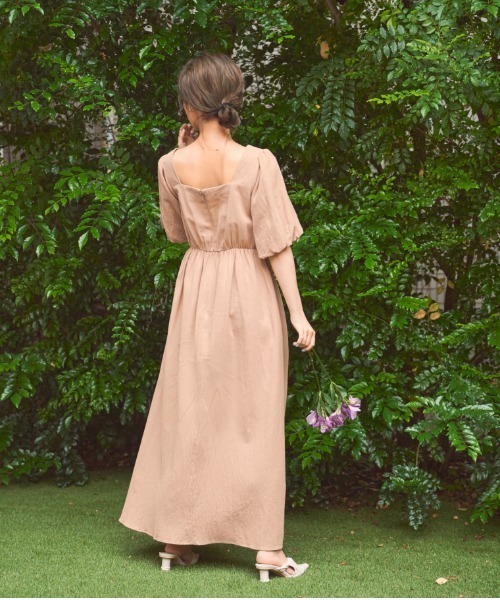 N WITH.（エヌウィズ）の「パフスリーブワンピース（ワンピース・レディース・ベージュ/ブラック/ブルー・FREE）」の5枚目の写真