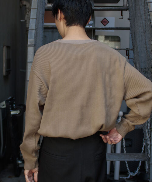 GLOSTER(グロスター)の「【GLOSTER/グロスター】ARMY RIB ヘンリーネックロンT(Tシャツ/カットソー・メンズ・キナリ/ベージュ/チャコールグレー・M/L)」の6枚目の写真