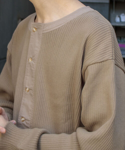 GLOSTER(グロスター)の「【GLOSTER/グロスター】ARMY RIB ヘンリーネックロンT(Tシャツ/カットソー・メンズ・キナリ/ベージュ/チャコールグレー・M/L)」の10枚目の写真