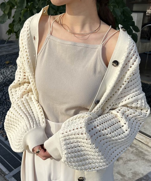 CAPRICIEUX LE'MAGE（カプリシューレマージュ）の「Wストラップキャミ（キャミソール・レディース・ブラック/グレイッシュベージュ/ホワイト・FREE）」の4枚目の写真