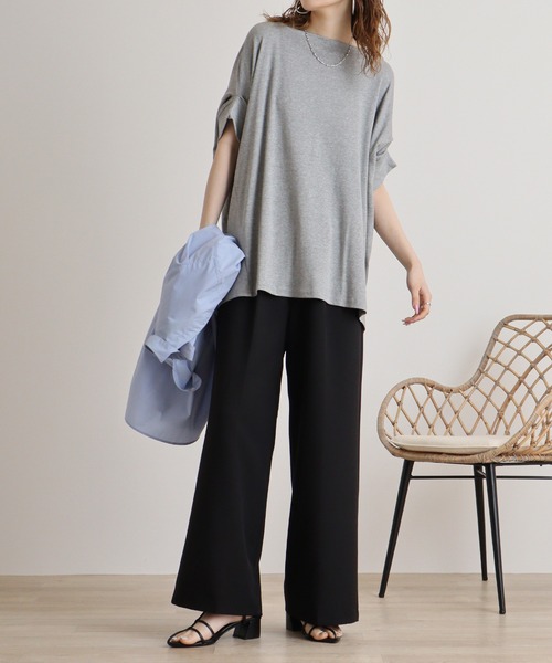 atONE(アットワン)の「atONE 変形ドルマンカットソー 半袖(Tシャツ/カットソー・レディース・杢グレー/ネイビー/ピンクベージュ/オフホワイト・LL~3L/4L~5L/M-L)」の21枚目の写真