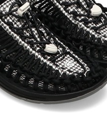 KEEN（キーン）の「KEEN UNEEK x atmos pink Chidorigoshi