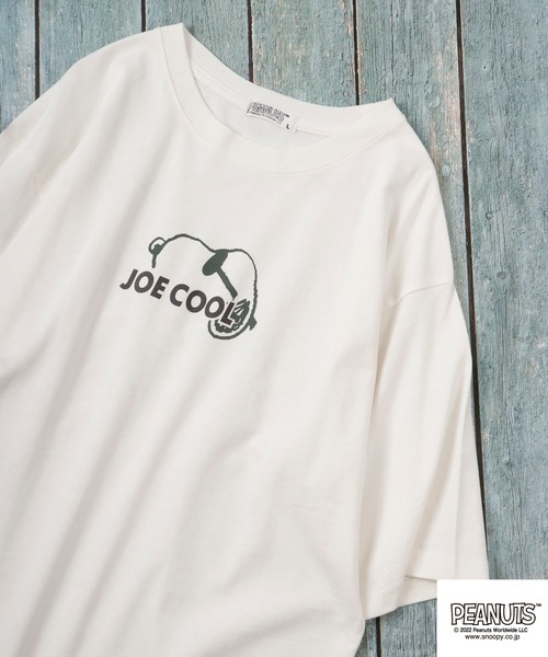 PEANUTS(ピーナッツ)の「PEANUTS スヌーピー ドロップショルダー フェイクレイヤード 半袖Tシャツ(Tシャツ/カットソー・メンズ・ブルー/グリーン/オフホワイト・LL/M/L)」の1枚目の写真