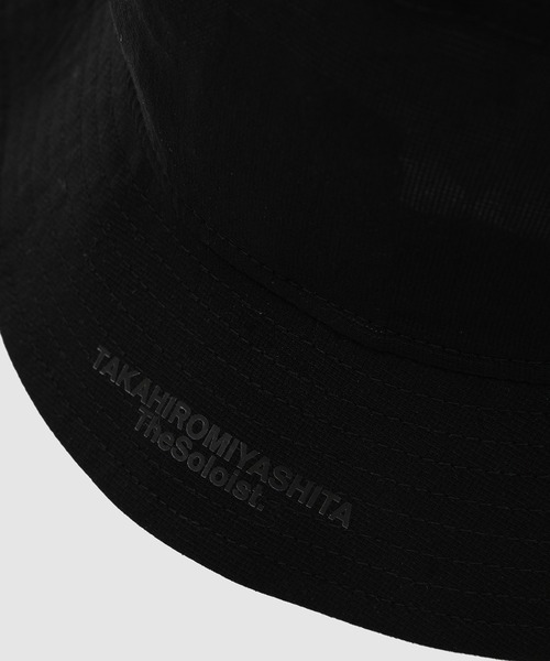 TAKAHIROMIYASHITATheSoloIst.（タカヒロミヤシタザソロイスト）の「SS23 SOLOIST BUCKET-01 - DOT AIR / BLACK（ハット・メンズ・ブラック・M/S/L）」の4枚目の写真
