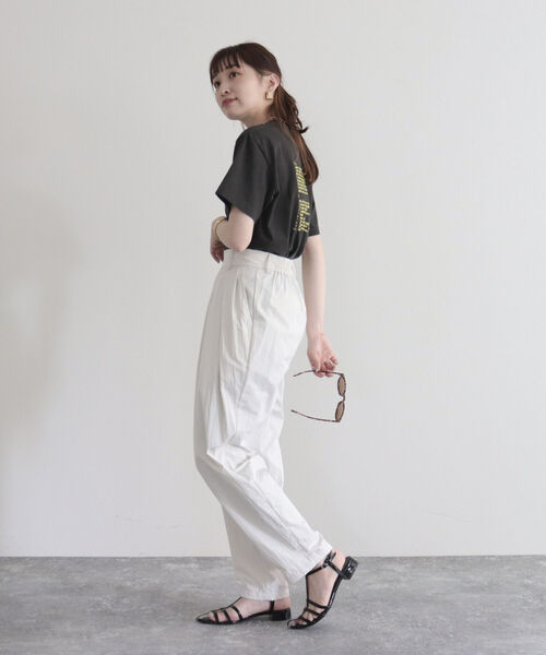 fredy emue(フレディエミュ)の「ナイロンボリュームタックパンツ(その他パンツ・レディース・ブラック/イエロー/ピンク/アイボリー・38/36)」の15枚目の写真