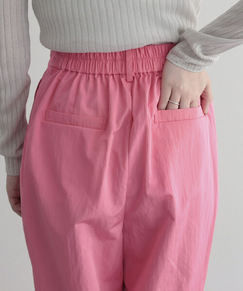 fredy emue(フレディエミュ)の「ナイロンボリュームタックパンツ(その他パンツ・レディース・ブラック/イエロー/ピンク/アイボリー・38/36)」の10枚目の写真