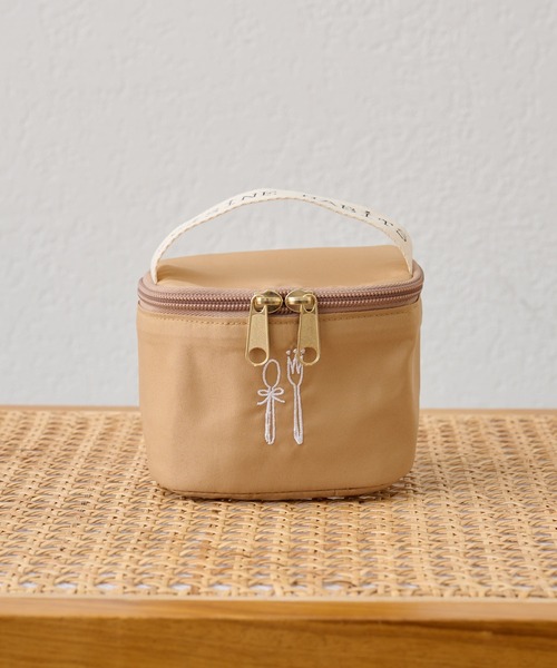 CUISINE HABITS（クイジーヌハビッツ）の「クイジーヌハビッツ 保冷ミニランチポーチ（お弁当箱・レディース・レッド/グレー/ベージュ/ブルー/サンドベージュ・フリー）」の3枚目の写真