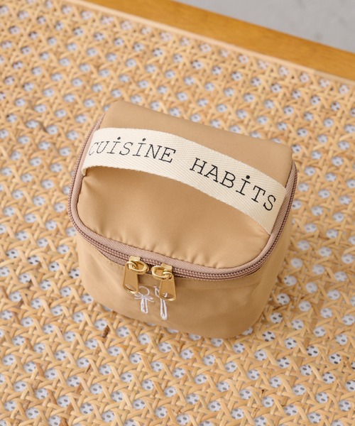 CUISINE HABITS（クイジーヌハビッツ）の「クイジーヌハビッツ 保冷ミニランチポーチ（お弁当箱・レディース・レッド/グレー/ベージュ/ブルー/サンドベージュ・フリー）」の8枚目の写真