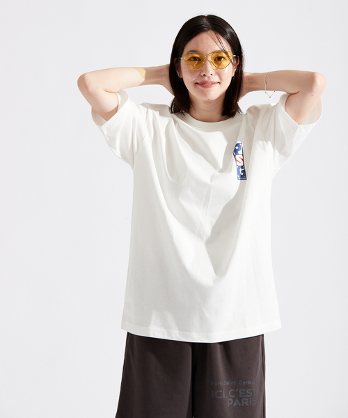 【Paris Saint-Germain】バーティカル ロゴプリント Tシャツ（Tシャツ/カットソー）｜PARIS SAINT-GERMAIN（パリ・サン＝ジェルマン）
