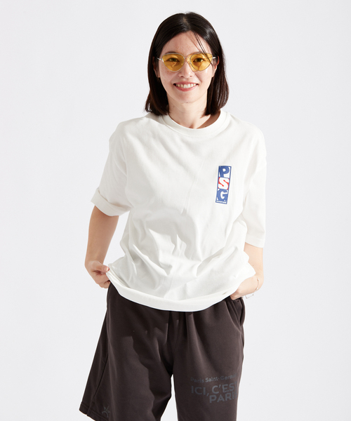 【Paris Saint-Germain】バーティカル ロゴプリント Tシャツ（Tシャツ/カットソー）｜PARIS SAINT-GERMAIN（パリ・サン＝ジェルマン）