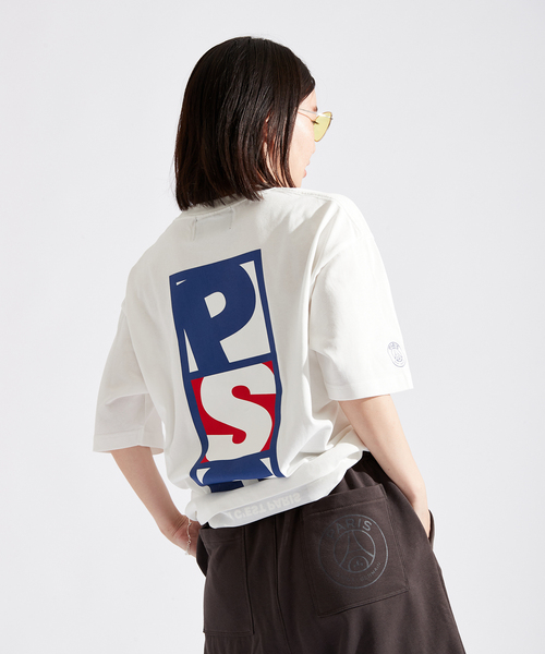 【Paris Saint-Germain】バーティカル ロゴプリント Tシャツ（Tシャツ/カットソー）｜PARIS SAINT-GERMAIN（パリ・サン＝ジェルマン）
