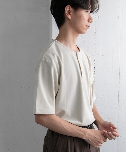 FORK&SPOON（フォークアンドスプーン）の「FORK&SPOON　ヘンリーネックTシャツ（Tシャツ/カットソー・メンズ・アイボリー/ブルー・5/4）」の3枚目の写真