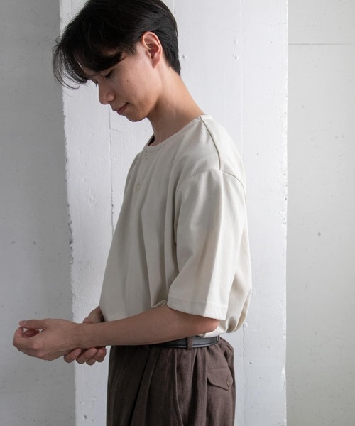FORK&SPOON（フォークアンドスプーン）の「FORK&SPOON　ヘンリーネックTシャツ（Tシャツ/カットソー・メンズ・アイボリー/ブルー・5/4）」の5枚目の写真