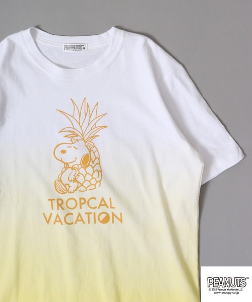 PEANUTS(ピーナッツ)の「PEANUTS スヌーピー グラデーション 半袖 Tシャツ(Tシャツ/カットソー・レディース・ブルーグレー/イエロー/オレンジ/ブルー/グリーン/ピンク・M/L/LL)」の1枚目の写真
