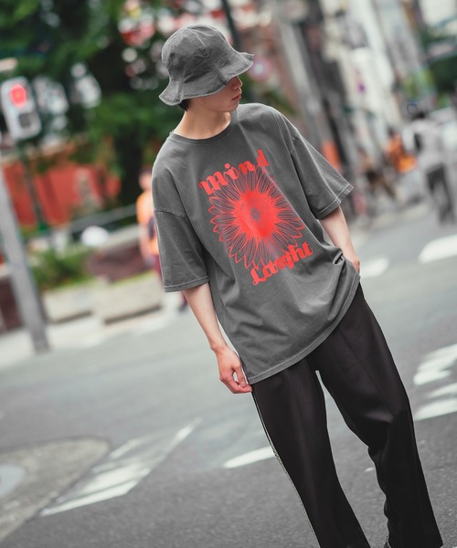 improves(インプローブス)の「【UAU】Mind Laught フラワープリント ピグメント加工 半袖Tシャツ(Tシャツ/カットソー・メンズ・ホワイト/ピンク/オレンジ/ミント/ネイビー/ブルー/カーキ/ブラック・MEDIUM/LARGE/X-LARGE)」の14枚目の写真