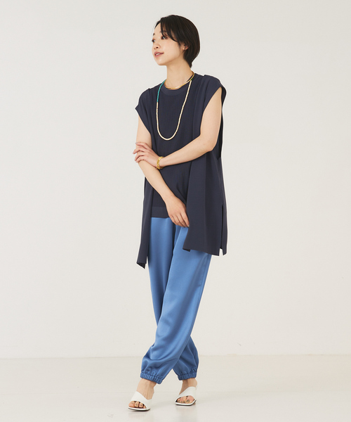 qualite(カリテ)の「《セットアップ対応》レーヨンストレッチ2WAYニットジレ(ベスト・レディース・カーキ/グレイッシュブルー・フリー)」の3枚目の写真