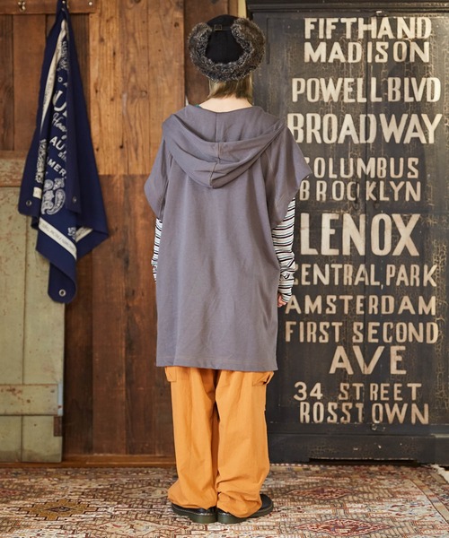 CUBE SUGAR（キューブシュガー）の「ミニ裏毛スウェットフーディビッグベスト（ベスト・レディース・オレンジ/ナチュラル/ヘザーチャコール/ブルー・M）」の5枚目の写真