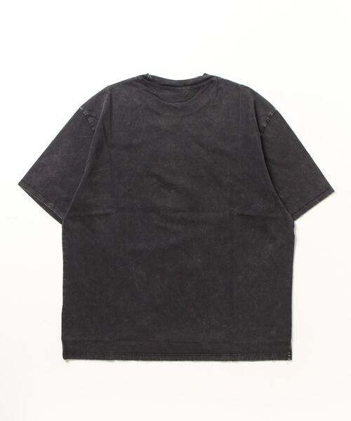 Guess（ゲス）の「GUESS Originals Vintage Logo Sunset Tee Tシャツ（Tシャツ/カットソー・メンズ・ブラック/ホワイト・MEDIUM/LARGE/X-LARGE）」の4枚目の写真